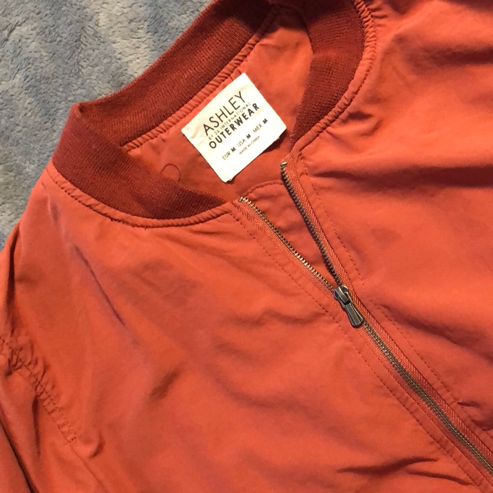 Windbreaker - Picture 3 of 5